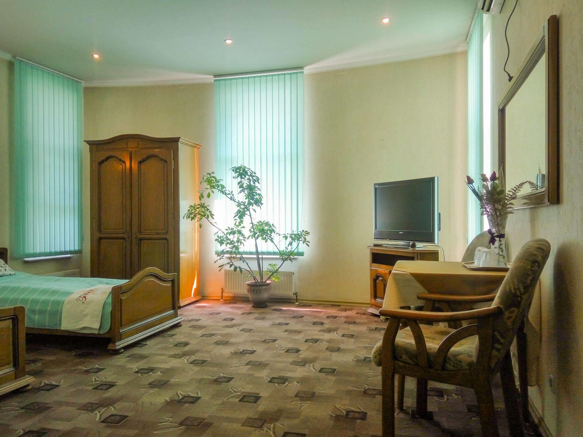 Fortuna Hotel Chisinau Exterior foto